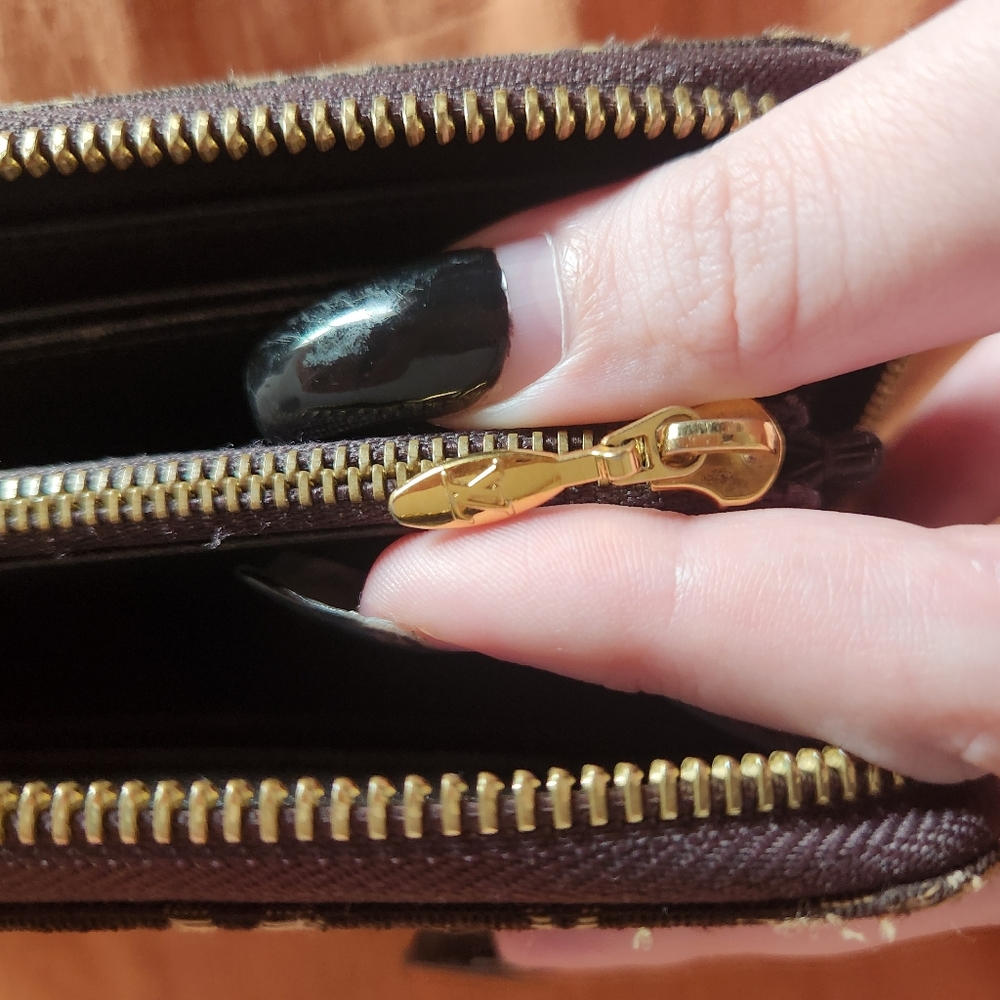 Louis Vuitton Ebene Mini Lin Monogram Zippy Wallet - Picture 4 of 10